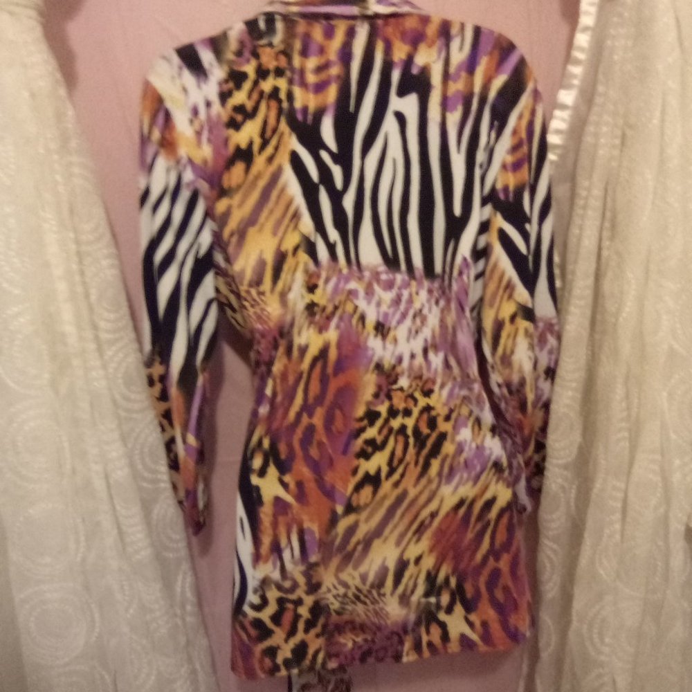 Unique Blouse - Picture 6 of 6
